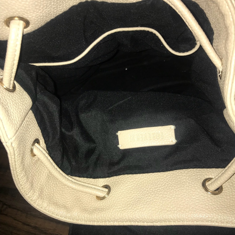 Tan small backpack - Picture 4 of 4